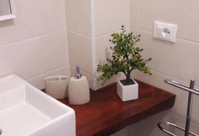 اتاق استاندارد, Big Mama Jungle Rooms