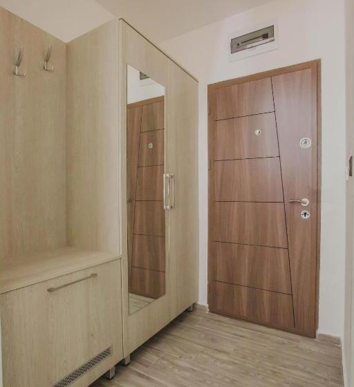 اتاق استاندارد, Dapčević