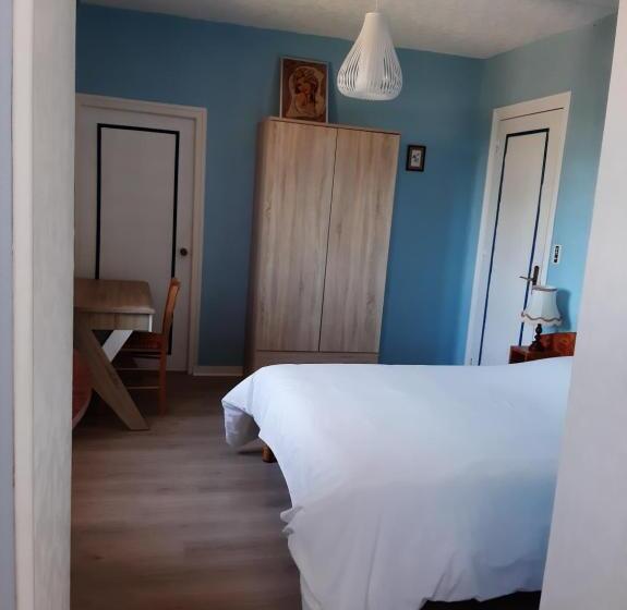 Номер Стандарт Трехместный, Home Des Pins Sarl