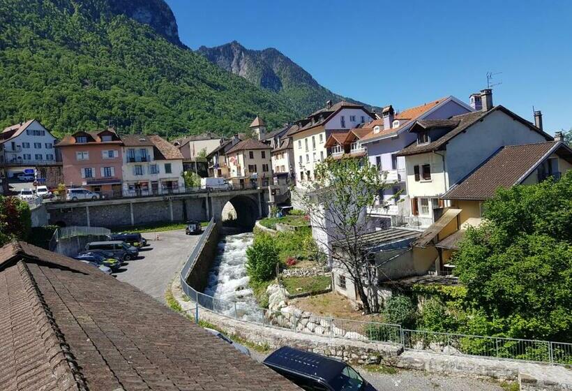 Номер Стандарт, Le Rivage