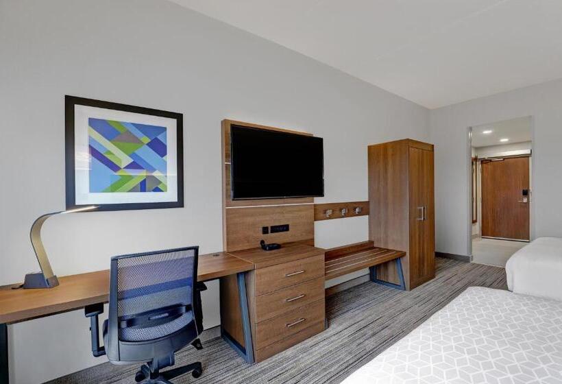 残疾人使用的带特大床的标准间, Holiday Inn Express & Suites   Port Elgin