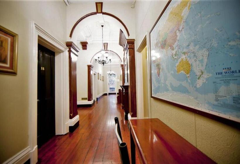 이코노미 룸 공용욕실, The Nunnery Accommodation