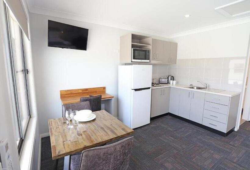Номер Стандарт Трехместный, Eastend Studio Apartments