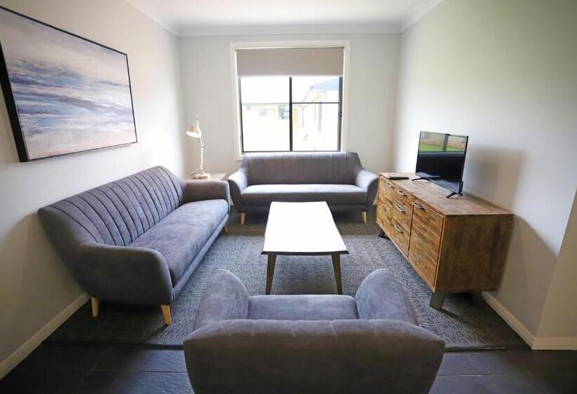 Семейное Студио, Eastend Studio Apartments
