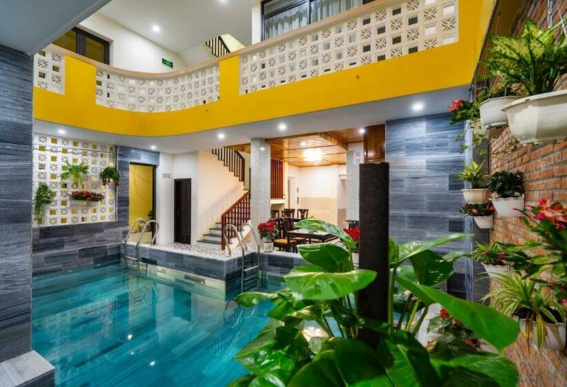 اتاق لوکس با چشم‌انداز استخر, The Lit Villa Hoi An