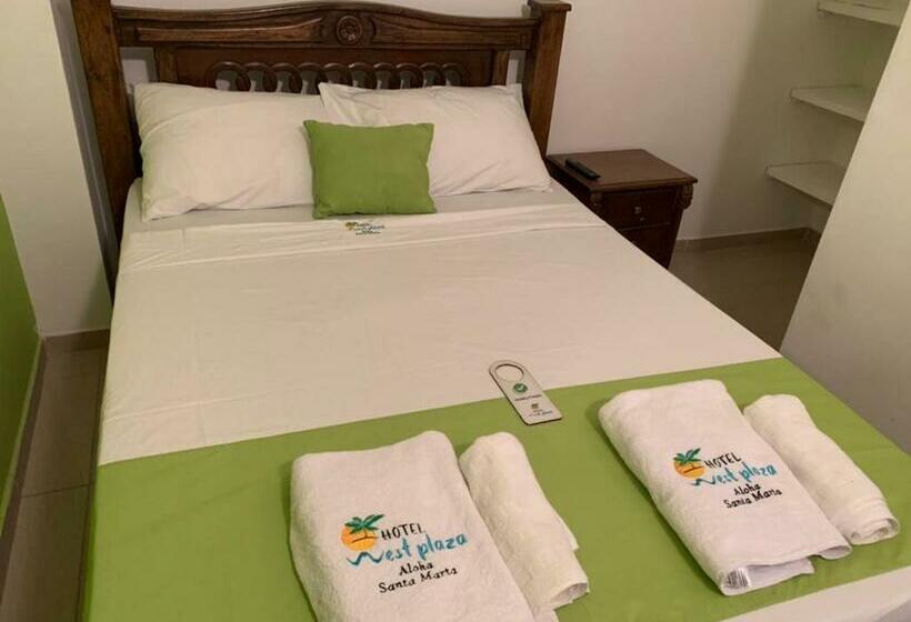 اتاق سوپریور, West Plaza