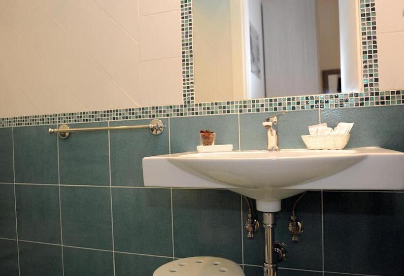 Номер Economy, L Isola Del Postino Rooms