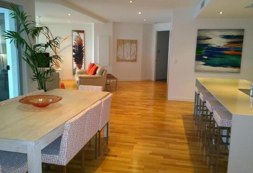 １ベッドルームペントハウスアパート, Coral Cove Apartments
