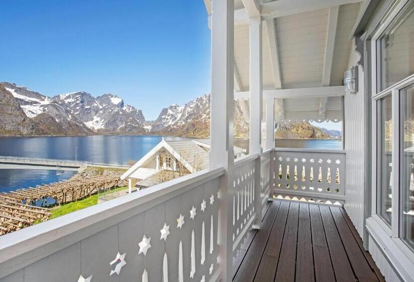 Deluxe Suite met Uitzicht op Zee, Sakrisøy Gjestegård   Manor House In Sakrisøy   Solbakken Anno 1880