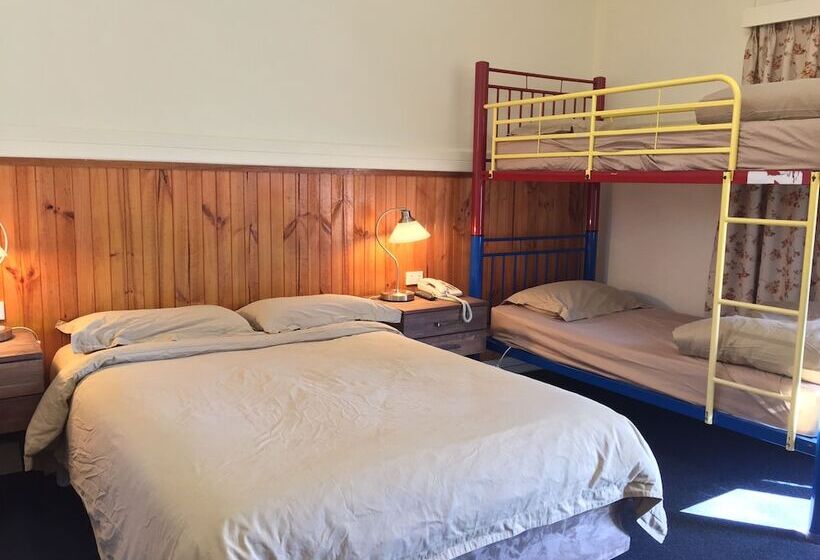 패밀리 룸, Lithgow Valley Motel