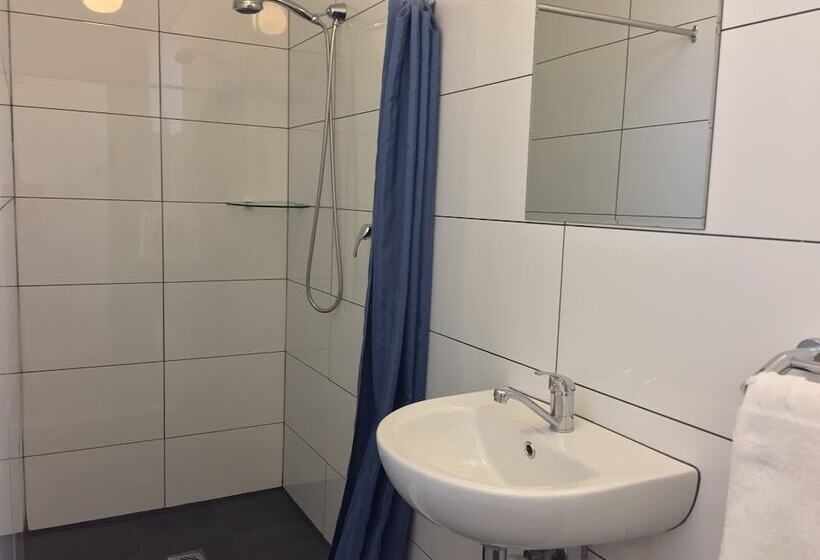 패밀리 룸, Lithgow Valley Motel