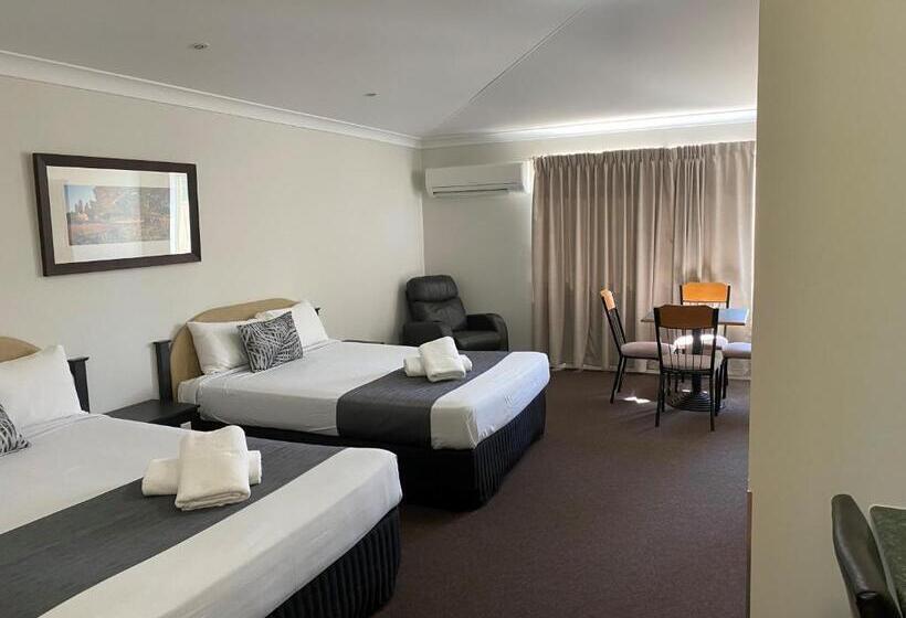 이그제큐티브 룸, Emerald Explorers Inn