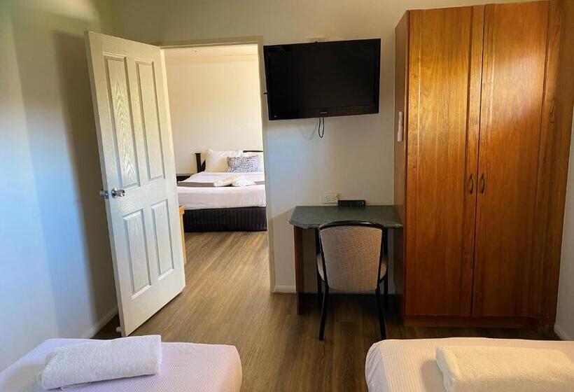 패밀리 룸, Emerald Explorers Inn