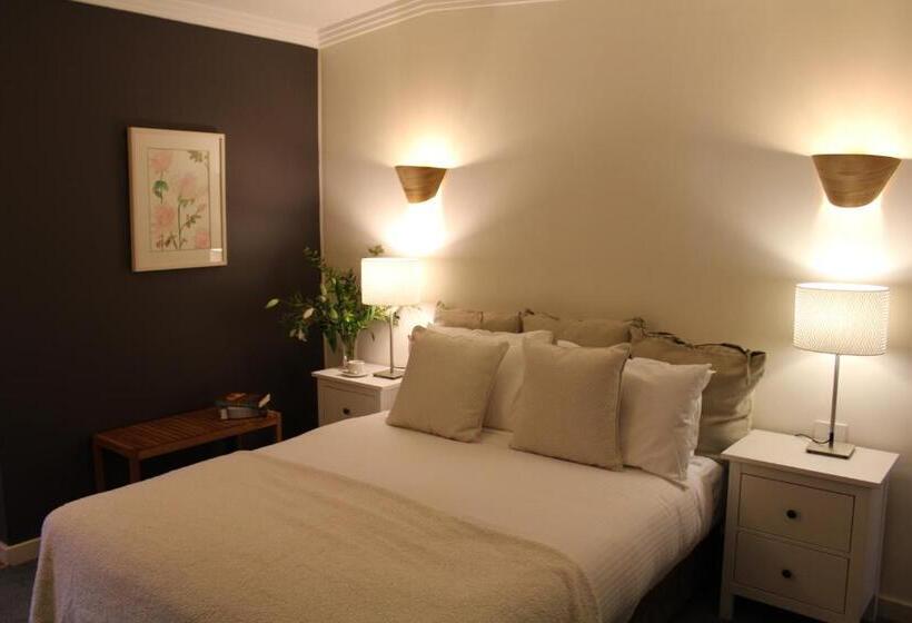 스위트 킹사이즈 침대, Elfin Hill Vineyard Accommodation