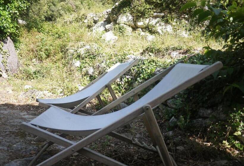 Номер Стандарт, Auberge Des Seguins