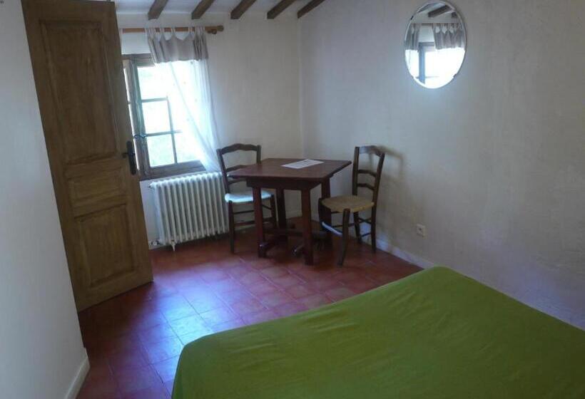Номер Стандарт, Auberge Des Seguins