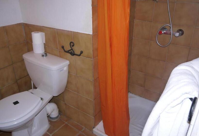 Четырехместный Номер Стандарт, Auberge Des Seguins
