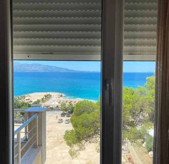 סוויטה משפחתית, Eval Hotel Sarande