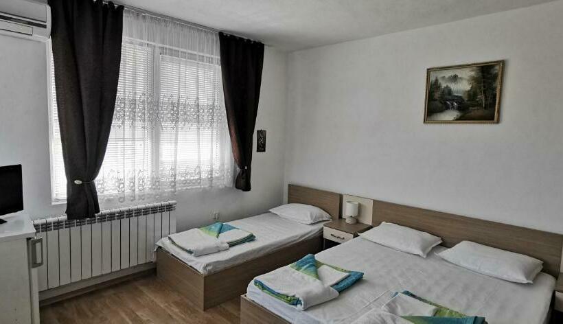 Habitació Estàndard amb Terrassa, къща за гости The Sunny Corner