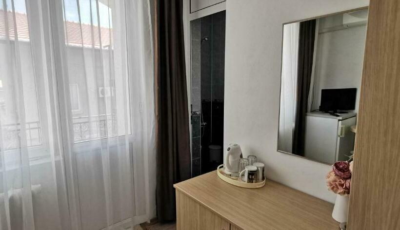 Habitació Estàndard Individual amb Balcó, къща за гости The Sunny Corner