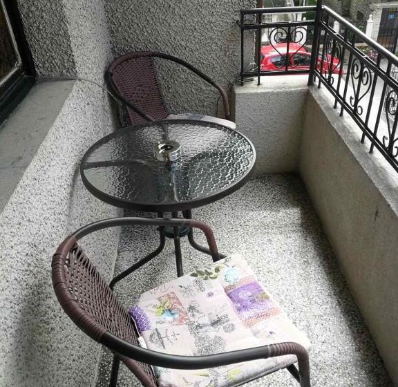 标准间带阳台, къща за гости The Sunny Corner