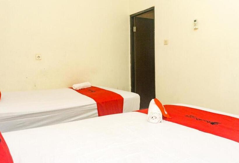 Семейный Номер, Reddoorz Near Sentani Airport Jayapura