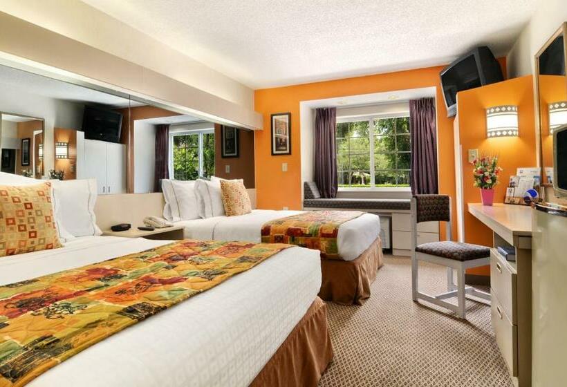 Номер Deluxe, Hometown Inn & Suites Jacksonville Butler Blvd./southpoint