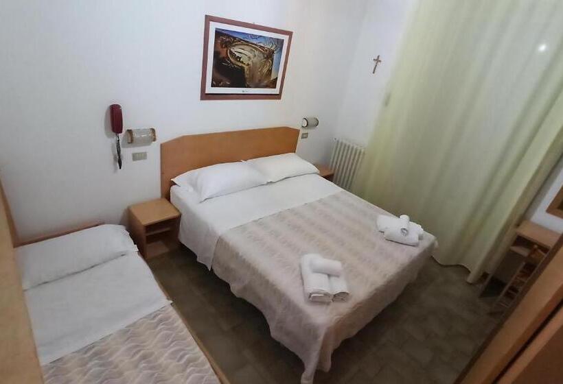 Quarto Familiar, La Caravella