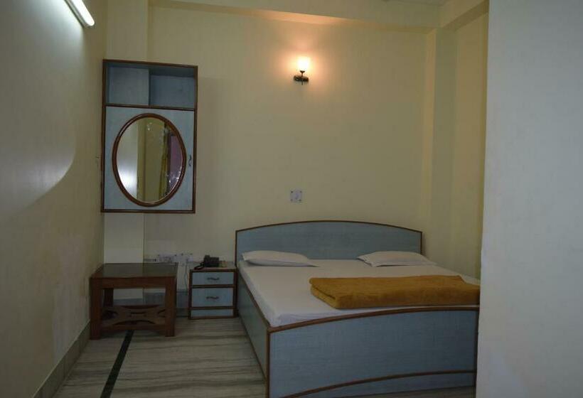Номер Superior, Raj Palace