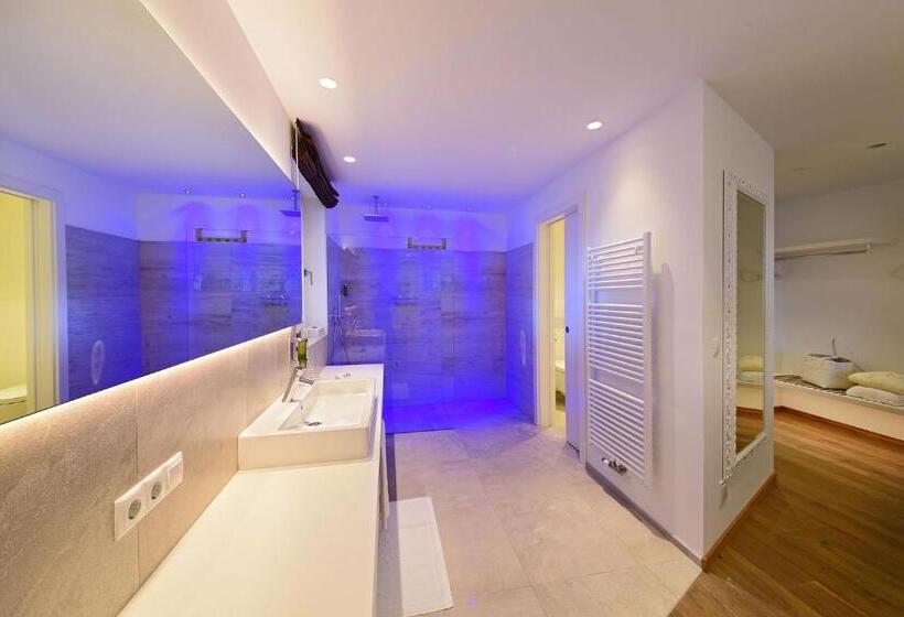 Полулюкс Повышенной Комфортности, Boutique Hotel Zum Rosenbaum