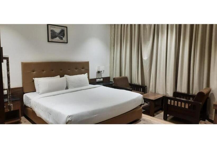 Номер Deluxe, The Byke Suraj Club, Junagadh