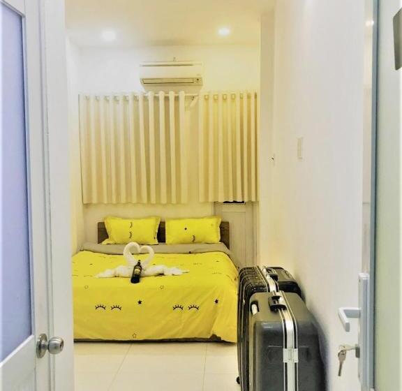 سوییت اجرایی, H Best Hostel Cafe Saigon