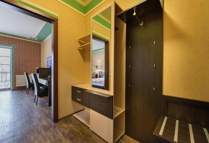 اتاق استاندارد با بالکن, Green Villa