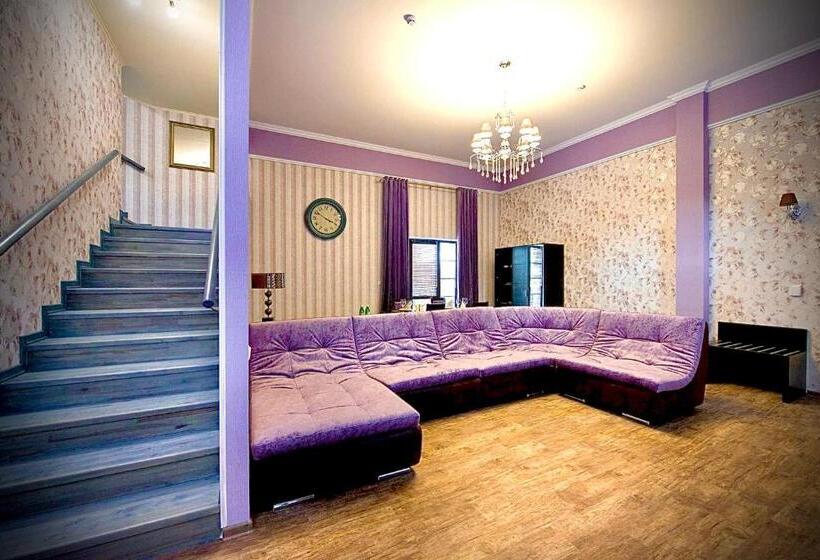سوییت دوبلکس, Green Villa