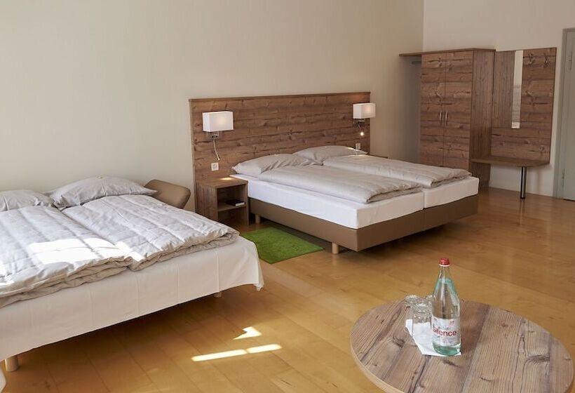 Четырехместный Номер Стандарт, Klosterhotel Kreuz