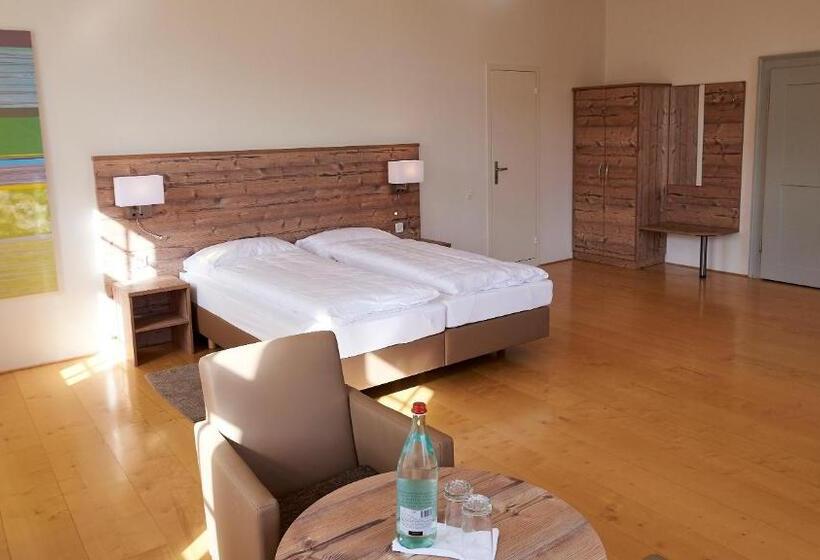 Номер Стандарт Трехместный, Klosterhotel Kreuz