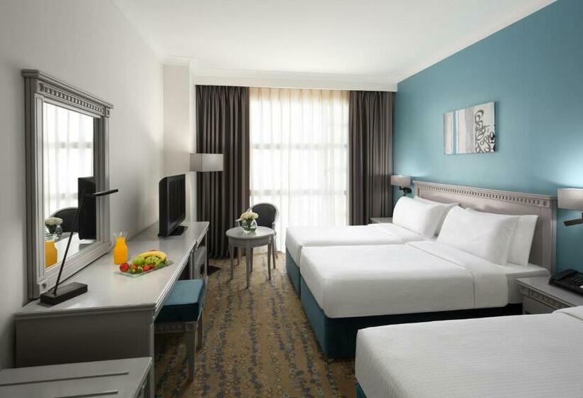 Трехместный Номер Superior, Anwar Al Madinah Movenpick