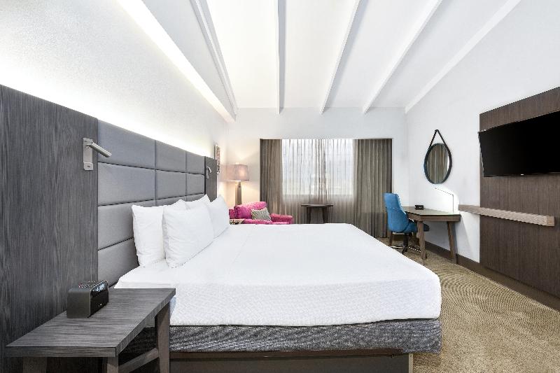 스탠다드 룸 킹사이즈 침대, Crowne Plaza San Jose La Sabana, An Ihg