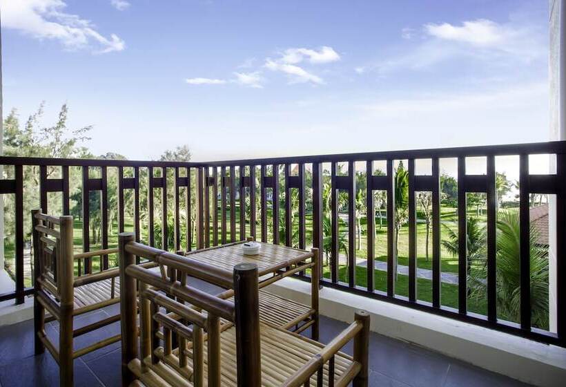 اتاق پریمیوم با چشم‌انداز باغ, Sandy Beach Non Nuoc Resort
