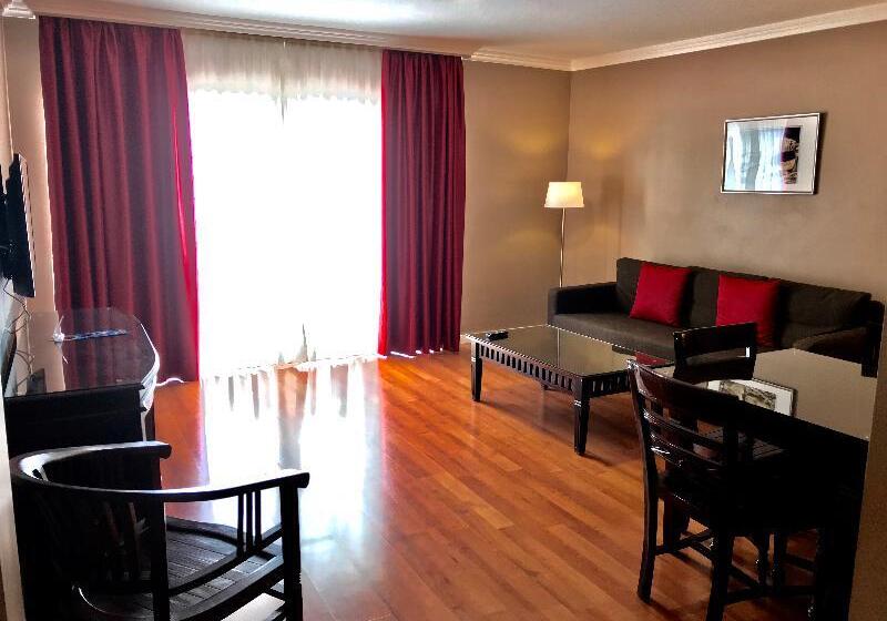 Полулюкс, La Quinta Park Suites & Spa