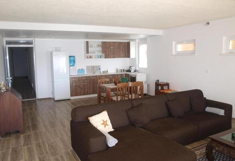 Люкс 2 Спальни, Lakeview Estate Apart