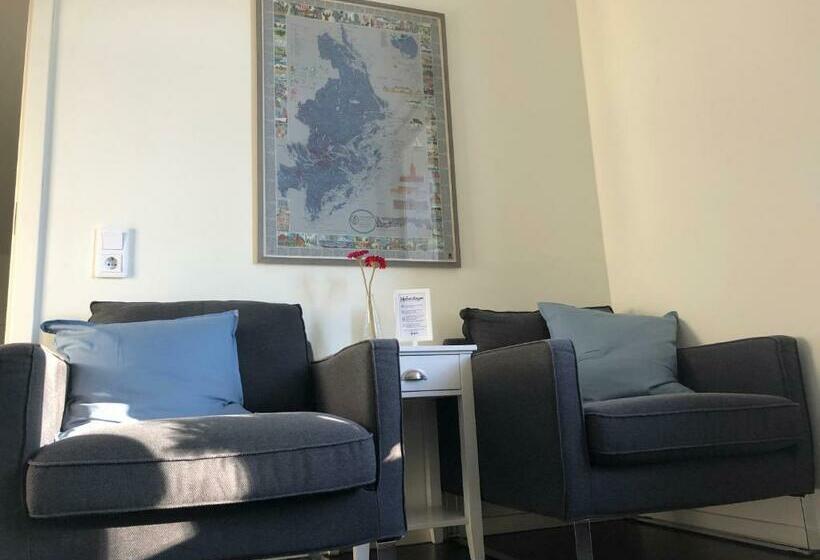 标准间, Hedenstugan B&b
