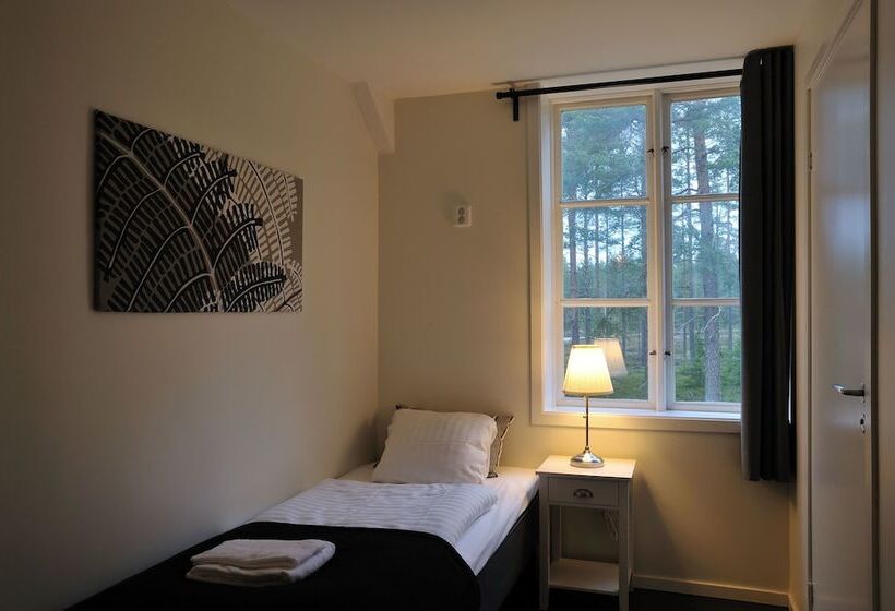 标准单人间, Hedenstugan B&b