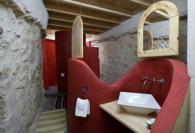 Номер Стандарт Вид на Горы, Auberge De Tamezret