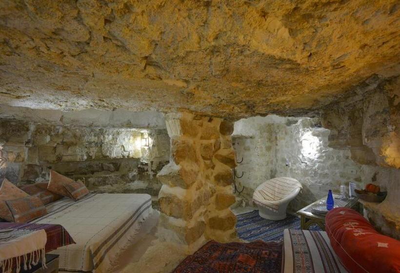 Номер Стандарт, Auberge De Tamezret