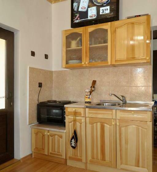 غرفة عائلية, Guesthouse Vazrozhdenski Kashti