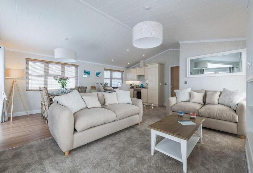 Апартаменты 2 Спальни, Warren Lodges