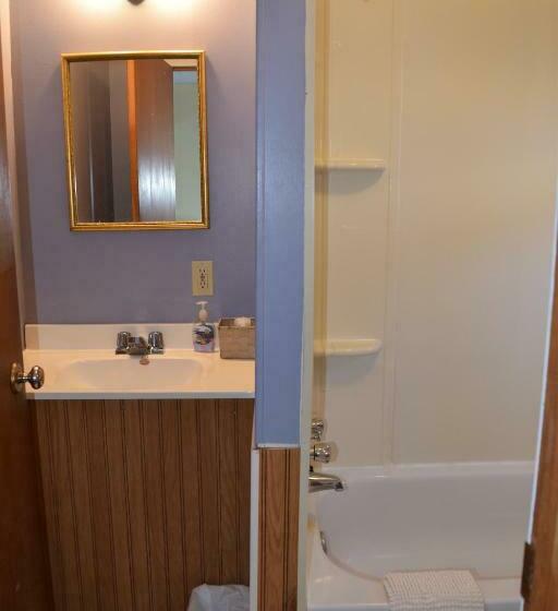 经济房, Port Loring Northland Motel