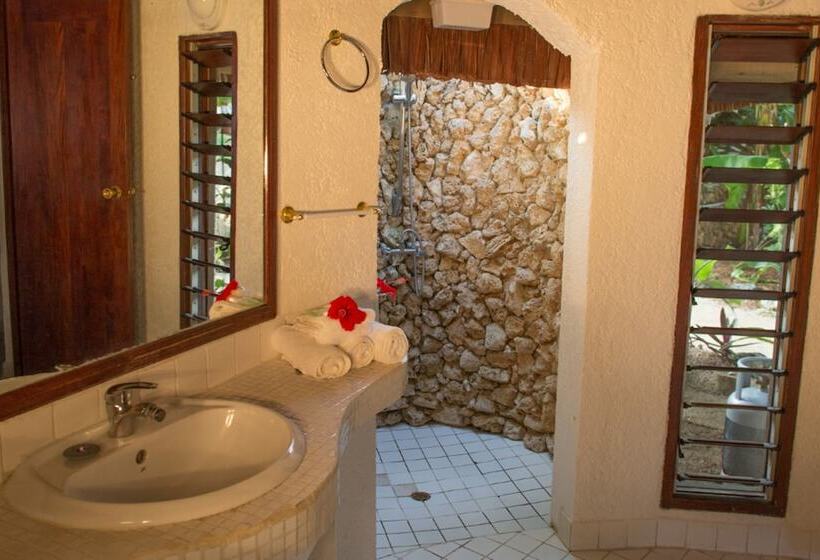ویلای استاندارد با چشم‌انداز باغ, Breakas Beach Resort