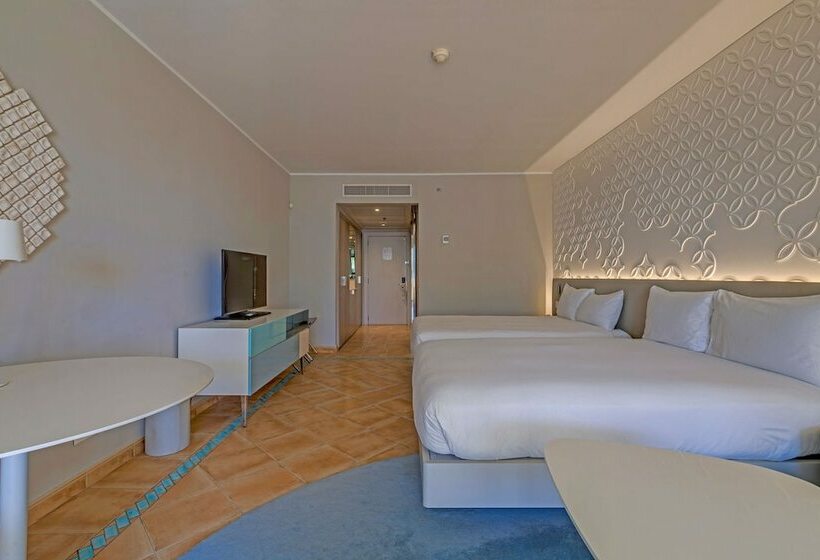اتاق لوکس با چشم‌انداز, Hilton Malta